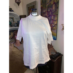 Women's Levelwear White Mock Neck short Sleeve Tee Size L